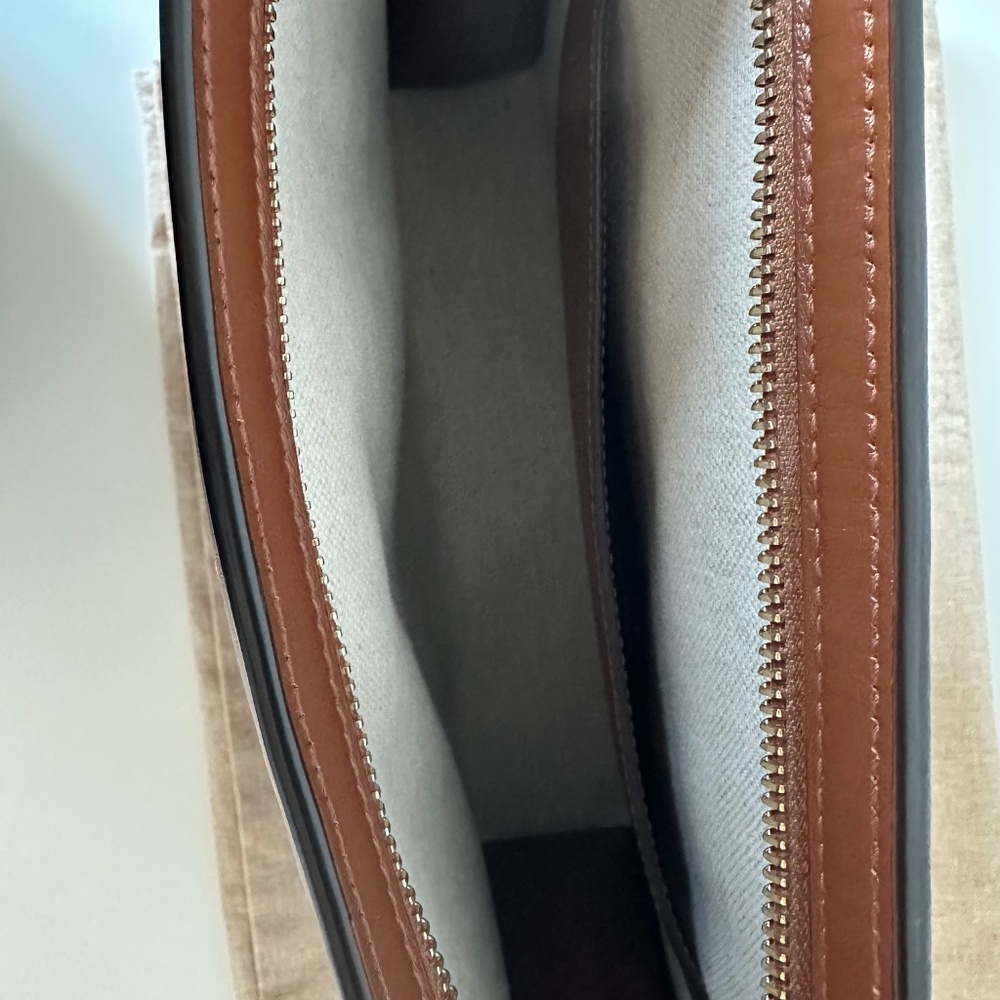 GUCCI Calfskin GG Matelassé Pouch Brown - Picture 5 of 9